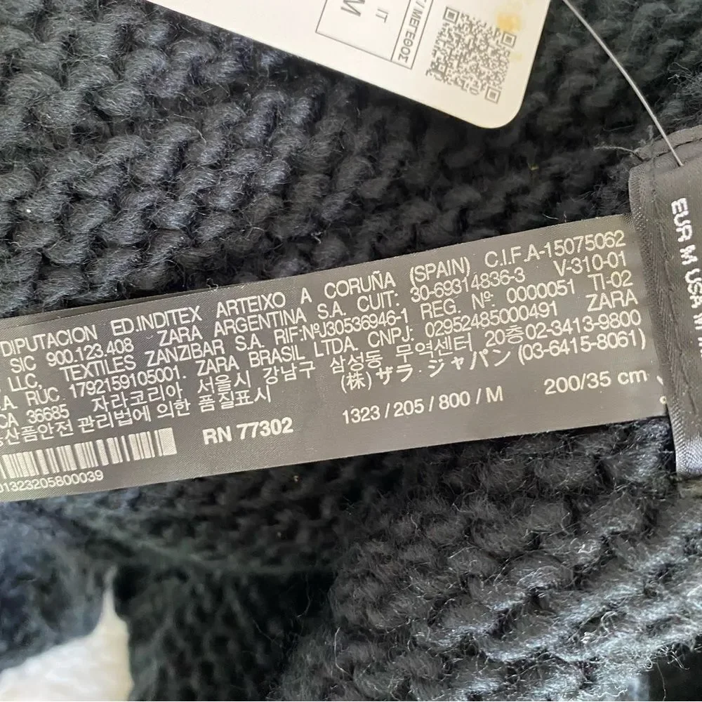 NEW ZARA black knit scarf